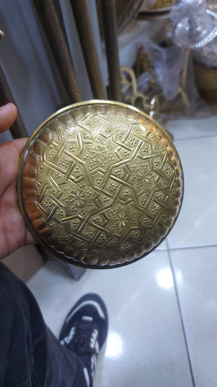 coupelle en laiton gravé fait main – Image 2